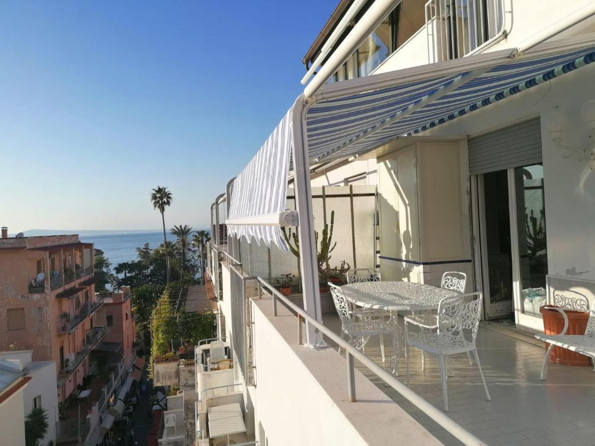 La Casa Di Rosa Apartment Sorrento Bagian luar foto