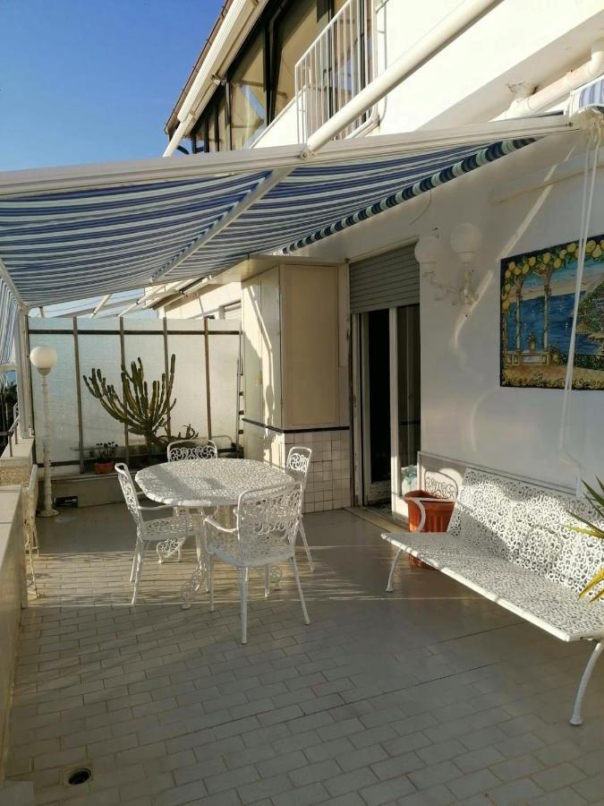 La Casa Di Rosa Apartment Sorrento Bagian luar foto