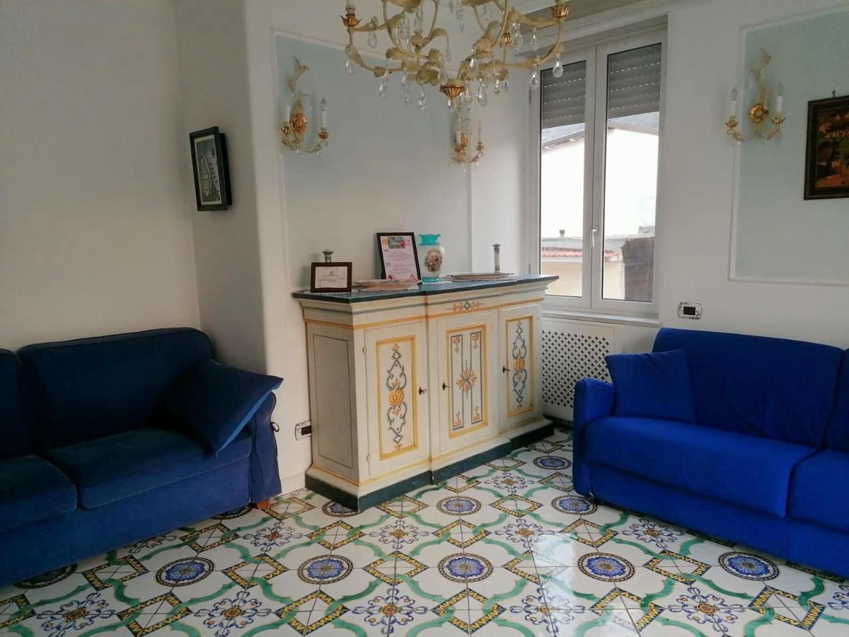 La Casa Di Rosa Apartment Sorrento Bagian luar foto