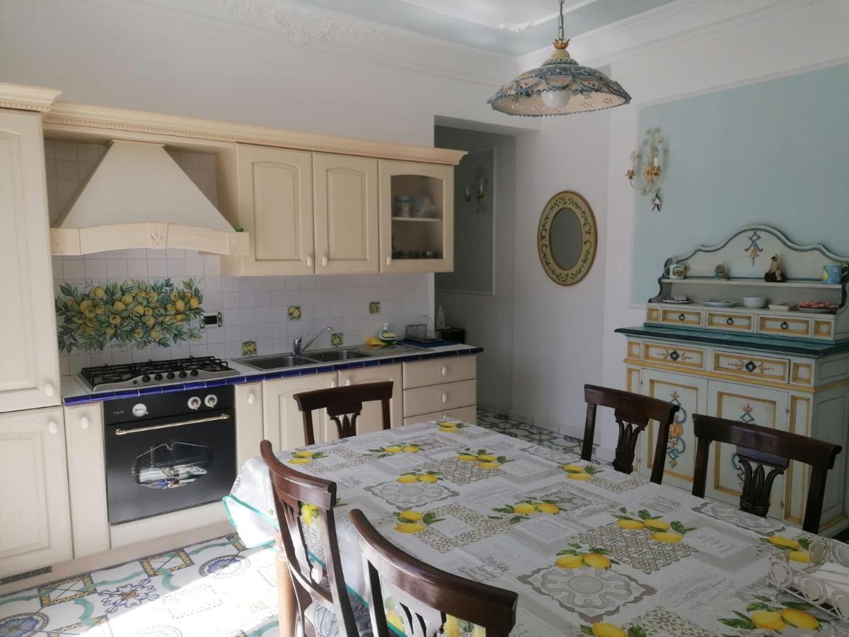La Casa Di Rosa Apartment Sorrento Bagian luar foto