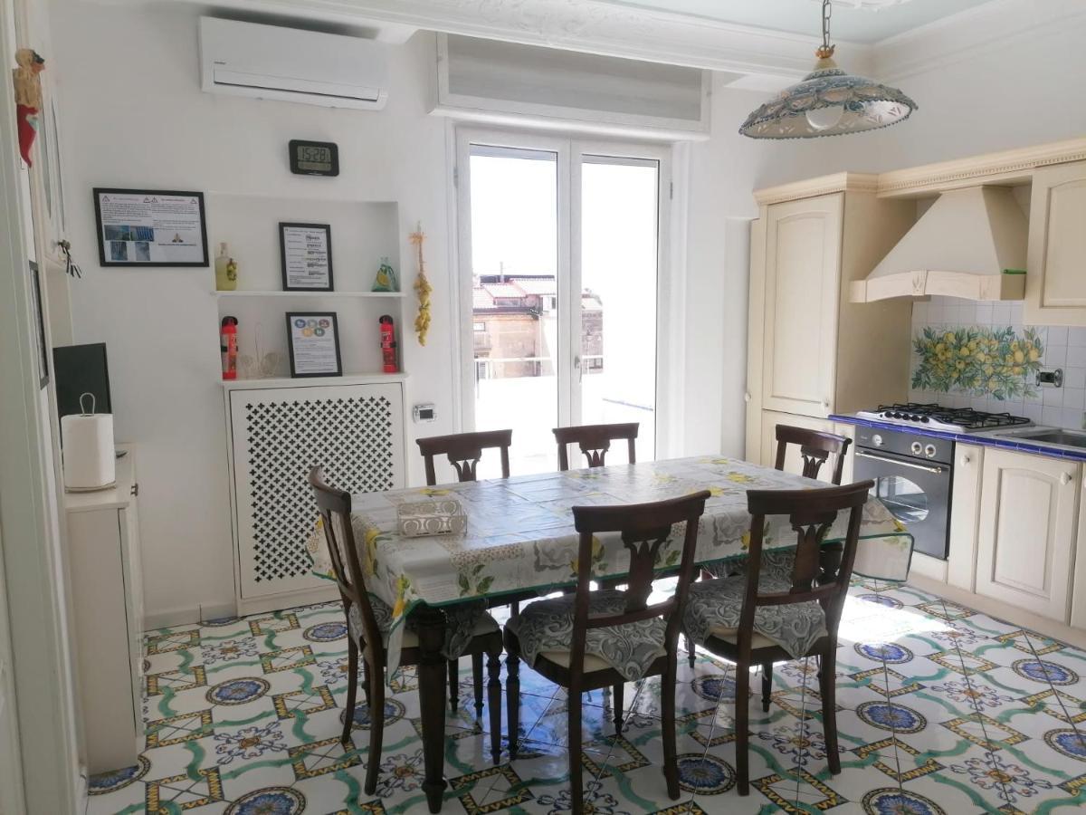 La Casa Di Rosa Apartment Sorrento Bagian luar foto