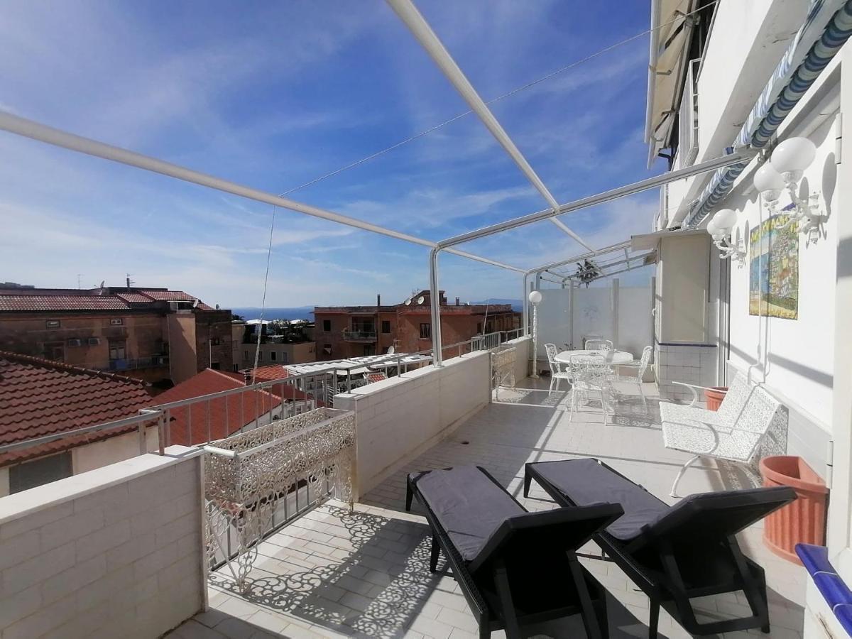 La Casa Di Rosa Apartment Sorrento Bagian luar foto